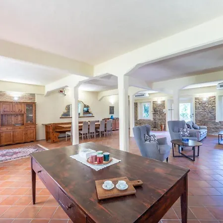 Villa Ai Caprioli *